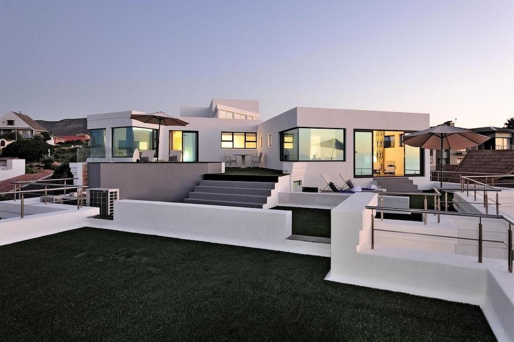 Sea Star Cliff Villa Gansbaai Exteriör bild